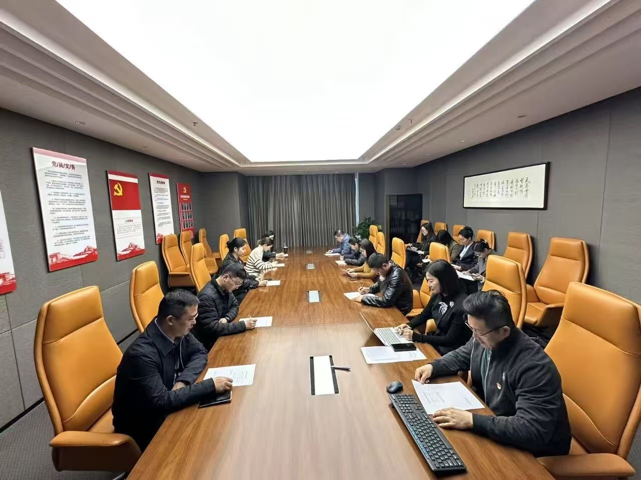 1775615656296469.jpg 772356236906471302.jpg